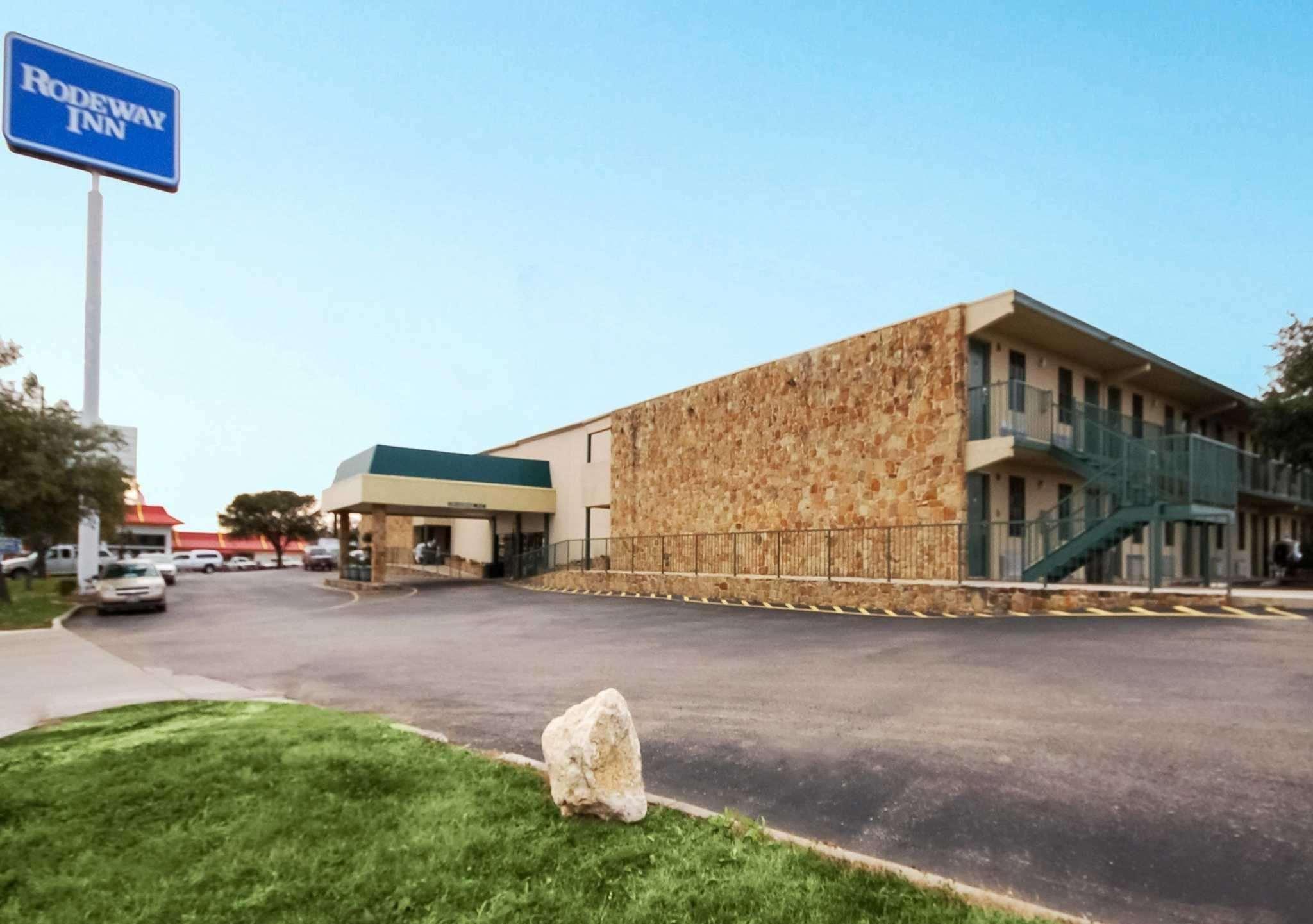 Rodeway Inn New Braunfels Ngoại thất bức ảnh